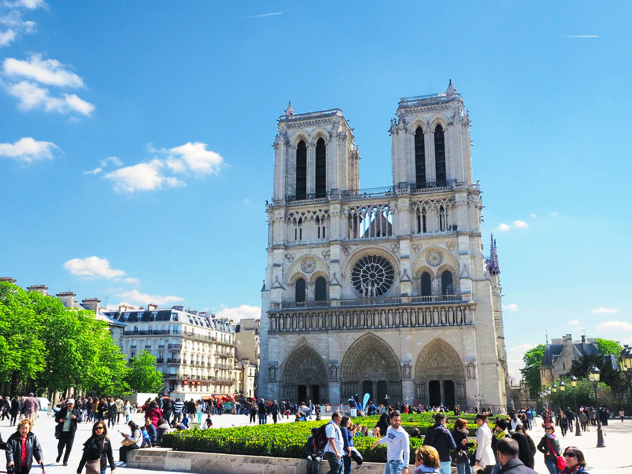 Trip to Paris Cost for Two: Surprisingly Affordable - Travel Hounds Usa